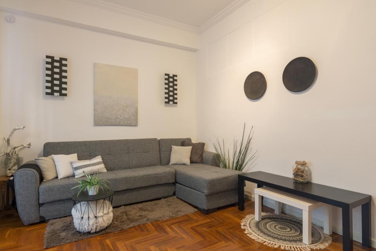 Classic And Modern Apartment In เอเธนส์ ภายนอก รูปภาพ